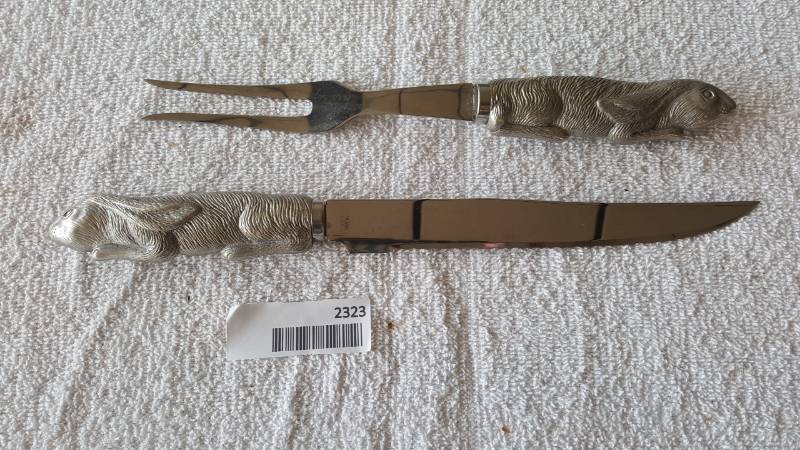 lot 2323 image: Carving Set- Easter