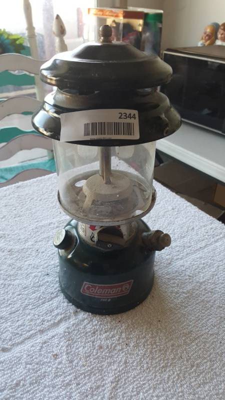 lot 2344 image: Vintage Coleman Lantern
