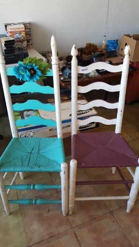lot 2370 image: 2 Chairs