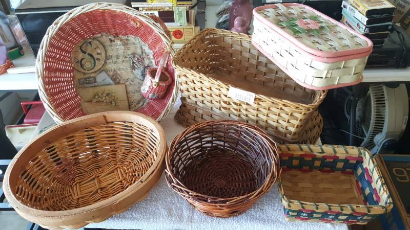 lot 2381 image: Lot of Baskets-  Egg Hunt