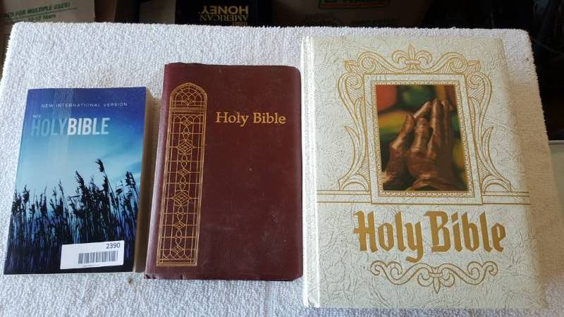 lot 2390 image: Bible Lot