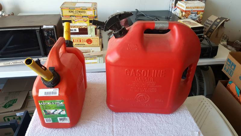lot 2394 image: Gas Can Lot