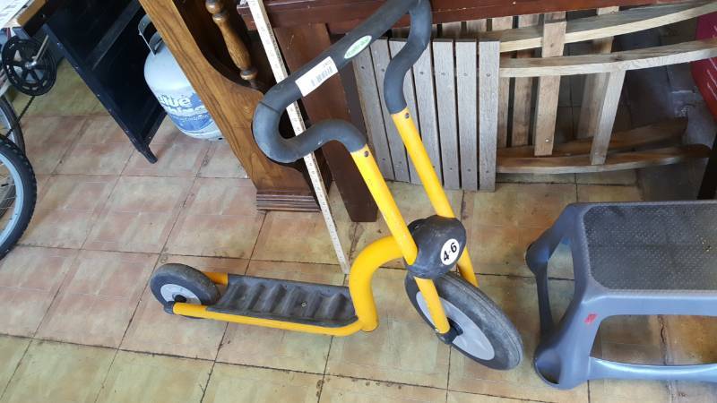 lot 2403 image: Italtrike Scooter  HEAVY DUTY