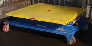 lot 51 image: 2019 Bishamon EZ Loader Pneumatic Pallet PositionerWork Table - 4000LB. Capacity with 4FT x 4FT Rotating Top on Castors Cost $7269.00
