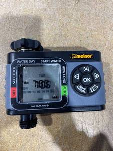lot 1903 image: Melnor HydroLogic Automatic Water Timer.