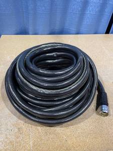 lot 1919 image: Teknor Apex Never Kink Garden Hose.