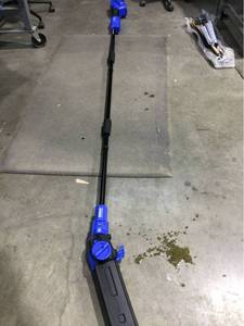 lot 3911 image: Kobalt 10-in Polesaw Kit