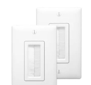 lot 3912 image: Sanus 1-Gang Specialty Size White Nylon Indoor Decorator Wall Plate (2-Pack) MISSING 1