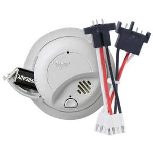lot 7910 image: First Alert Hardwired 120-Volt AC Smoke Alarm (MISSING Adapter Plug)