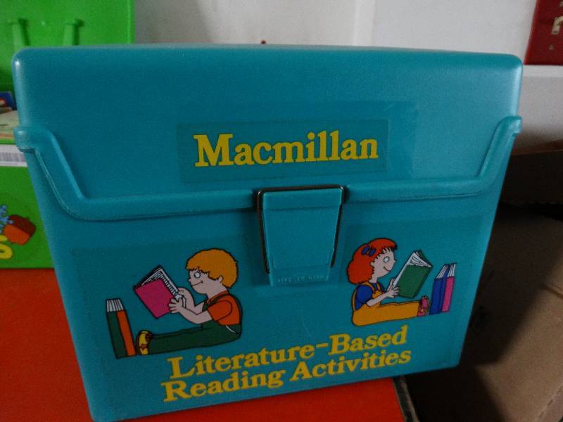 lot 741 image: Macmillan literatruere-based reading activites emepty case.