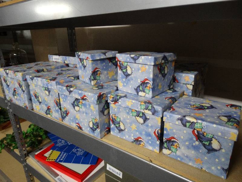 lot 759 image: Christmas gift boxes.