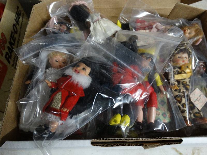 lot 768 image: Lot of mcdonald toys by alexander.