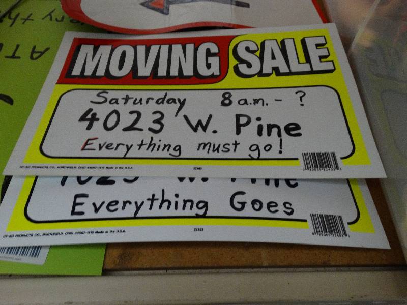 lot 809 image: Lot of yard signs.