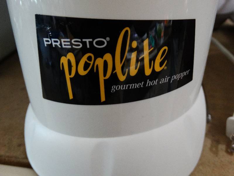 lot 816 image: Presto hot air popper.