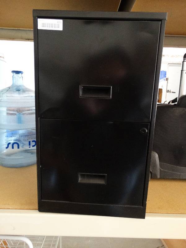 lot 825 image: 2 drawer file cabinet.