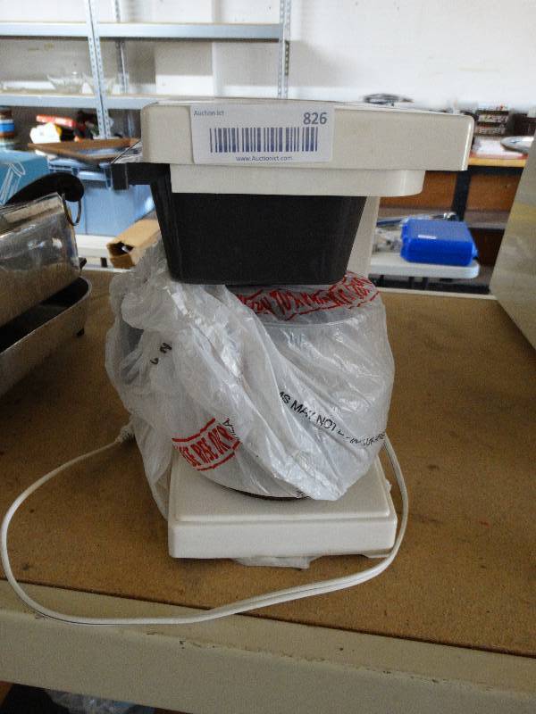 lot 826 image: Mr. coffee coffee machine.