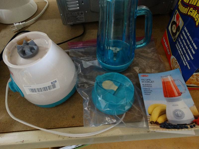 lot 829 image: Back to basic blender