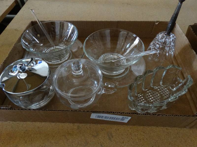 lot 846 image: Lot of glassware.