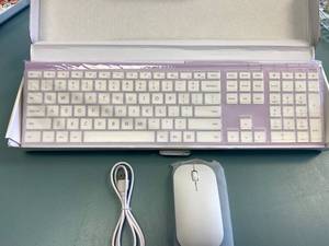 lot 2164 image: jelly comb wireless keyboard with mouse combo