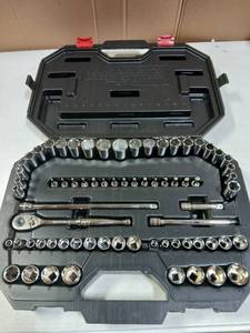 lot 3468 image: Husky 70 Pcs Mechanics Tool Set