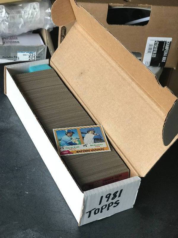 lot 2014 image: 1981 Topps Baseball Card Complete Set
