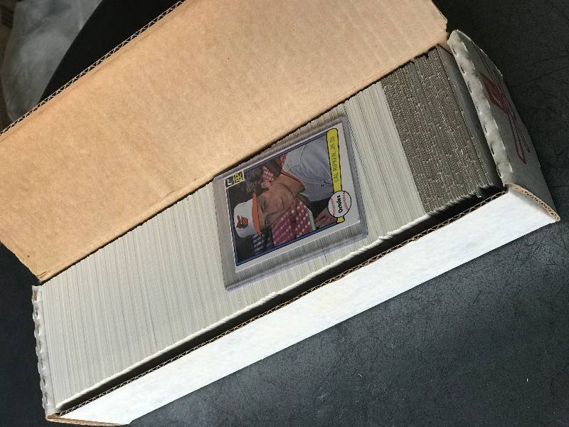lot 2012 image: 1982 Donruss Baseball card complete set