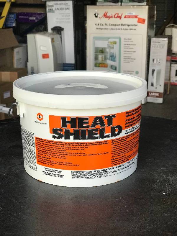 lot 2040 image: Attention welders Heat Shield 10 pound pail