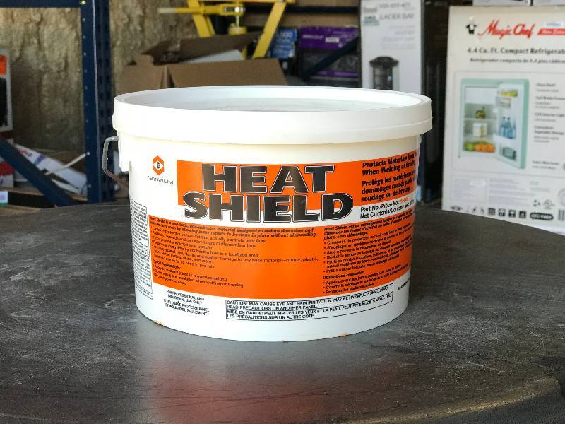 lot 2061 image: Attention welders Heat Shield 10 pound pail