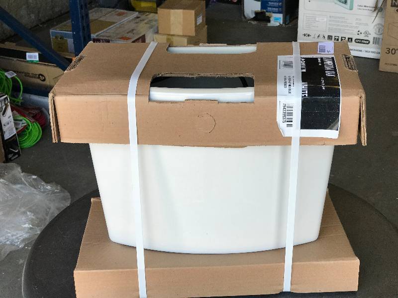 lot 2067 image: Tank, lid and internal guts for toilet
