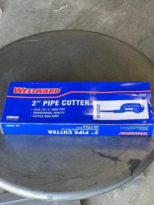 lot 2073 image: Westward 2� pipe cutter