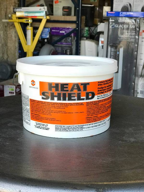 lot 2079 image: Attention welders Heat Shield 10 pound pail