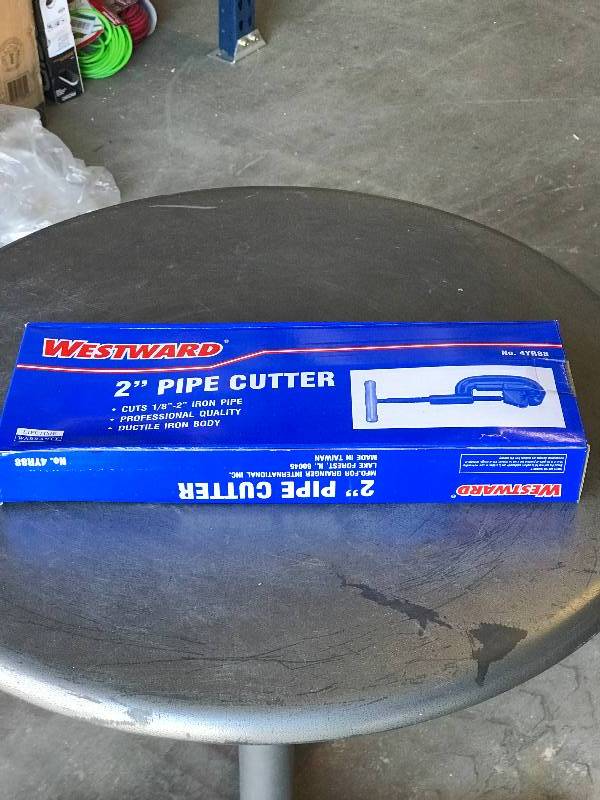 lot 2082 image: Westward 2� pipe cutter