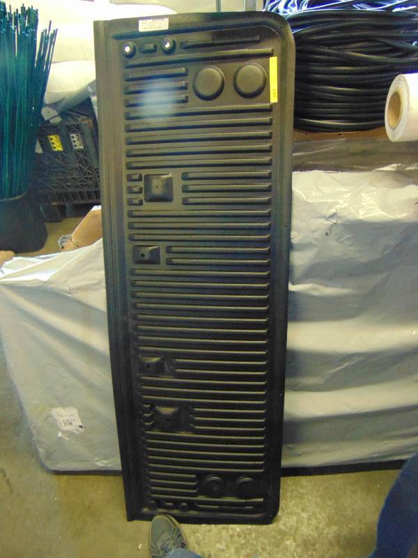 lot 7028 image: 2014 New Body Style Chevy GMC Truck tailgate Liner, PN C14TG