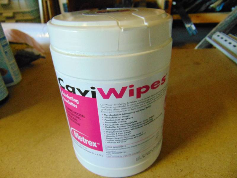 lot 7082 image: (1) container Cavi-Wipes