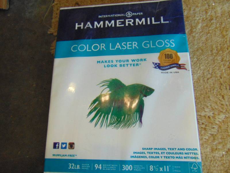 lot 7090 image: (1) ream Hammermil Color Laser Gloss Paper, 32 lb, 94 bright, 300 sheets, 8-12 x 11