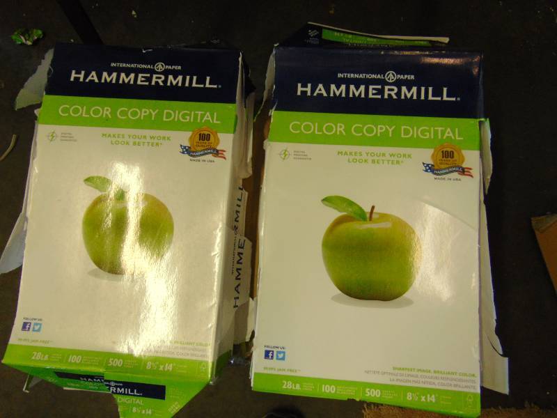 lot 7134 image: (2) reams Hammermil copy paper  28 lbs, 100 bright, 500 sheet, 8-12 x 14