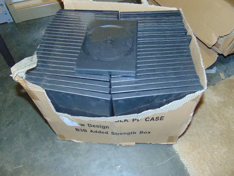 lot 7141 image: (96) ct. lot plastic DVD cases