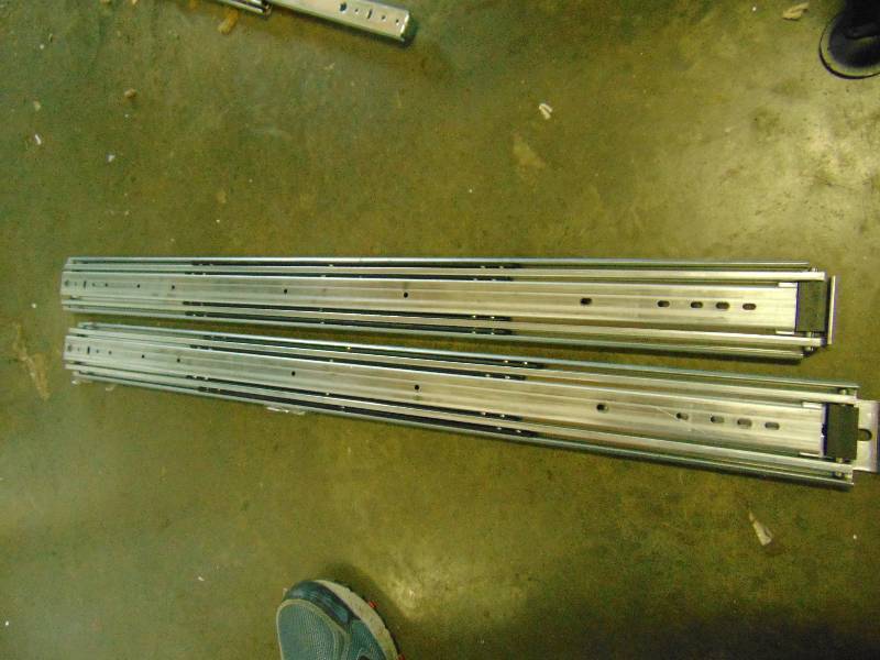 lot 7146 image: (1) pair of heavy duty drawer slides, 36 closed (72 fully extended)