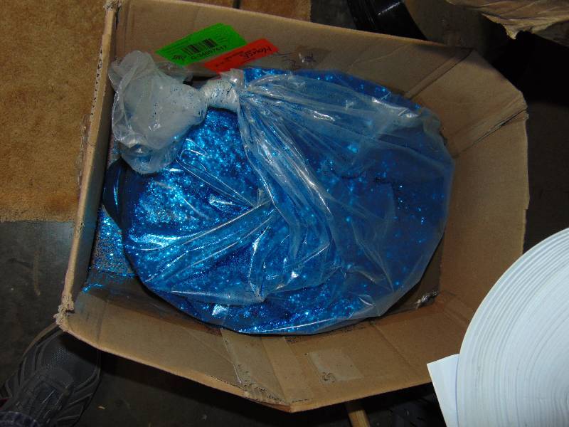 lot 7201 image: 25 lbs Blue Glitter