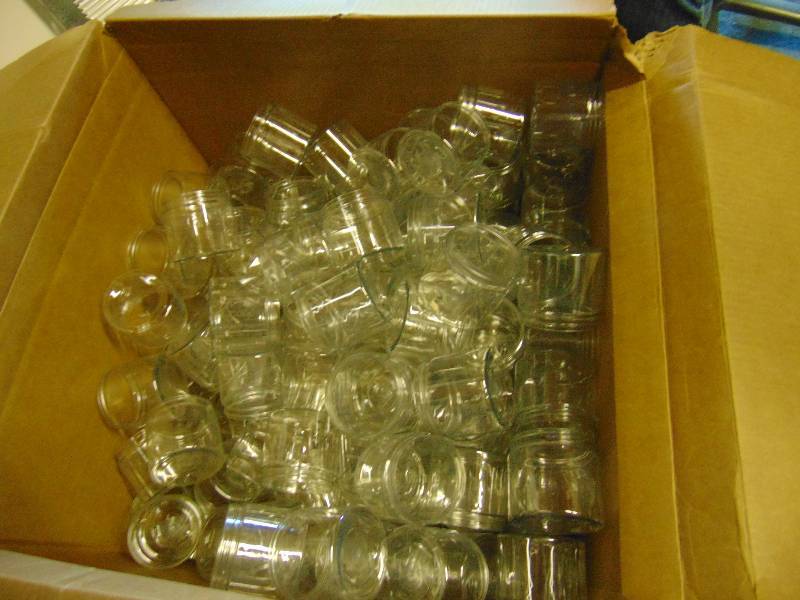 lot 7202 image: (100) ct. plastic jars Pete 1002-36, wo lids, 3-12 diameter x 3 tall