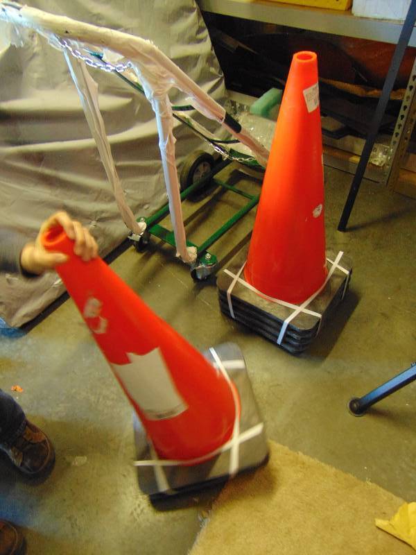 lot 7213 image: (6) ct lot Traffic Cones, 14 x 14 x 27 tall
