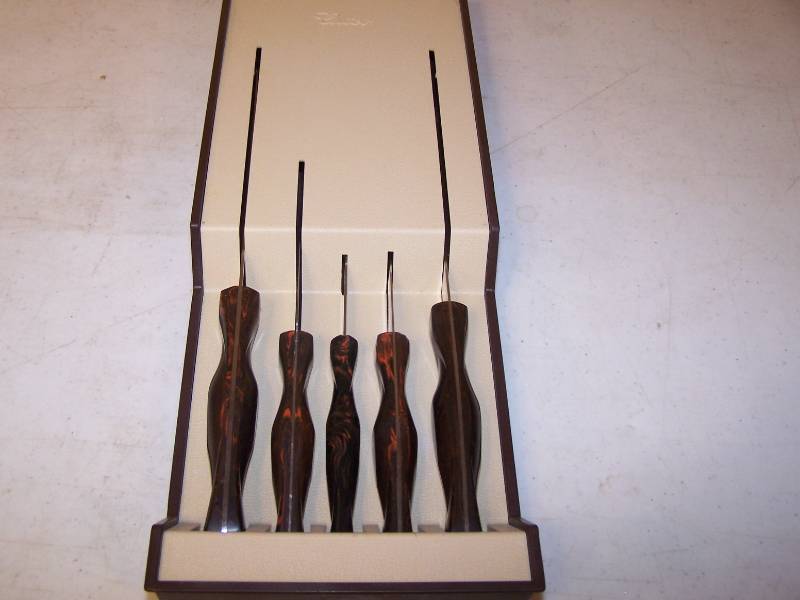 lot 3194 image: Cutco