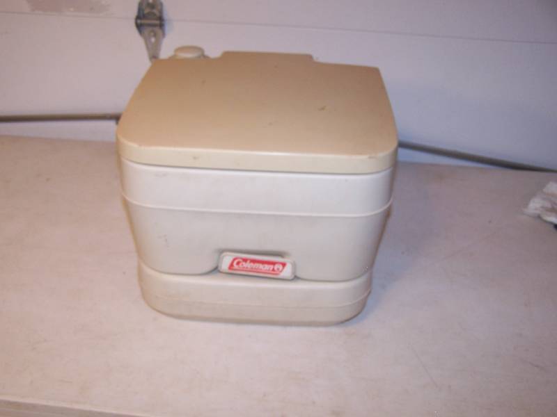 lot 3220 image: Porta Potty