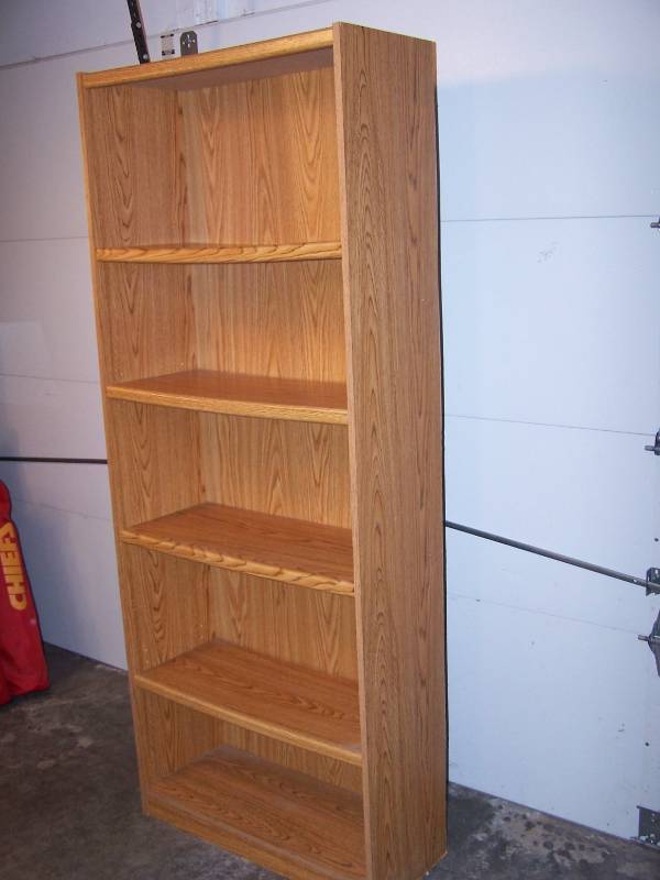 lot 3235 image: Book Shelf