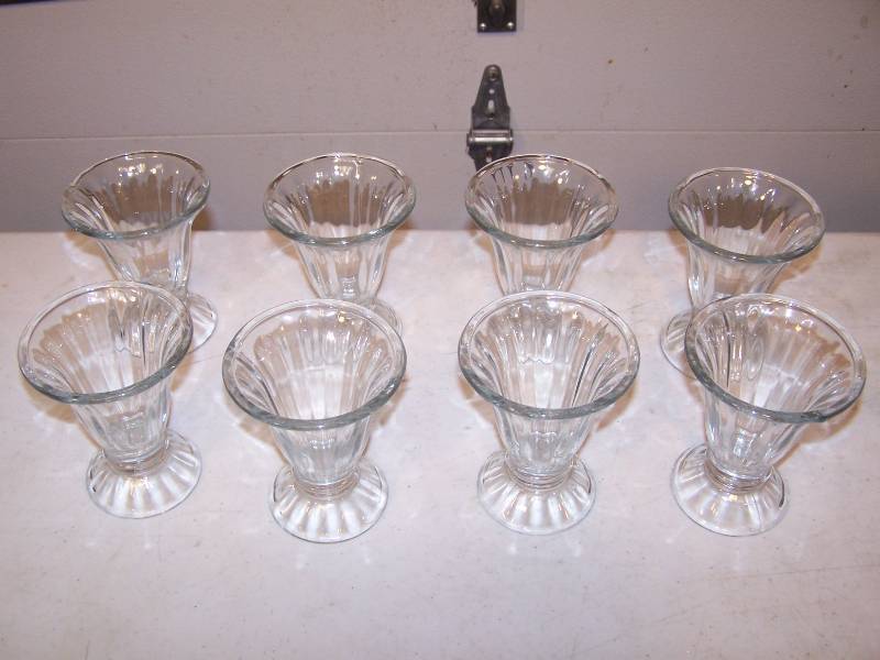 lot 3198B image: Sunday Glass