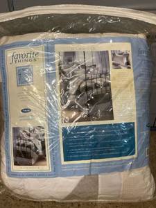 lot 1879 image: Hammock Hand picked comforter set - Twin