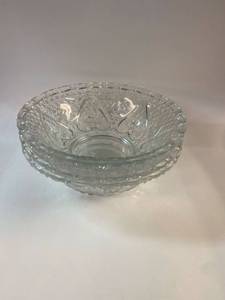 lot 1891 image: Crystal medium sized bowls (3)