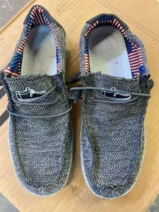 lot 1896 image: Mens Grey loafers- gently used size 41
