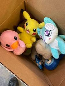 lot 1904 image: Stuffed animal lot- 13 animals total