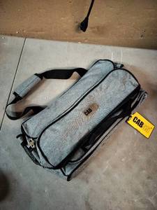 lot 1916 image: Cab55 Grey Handbag